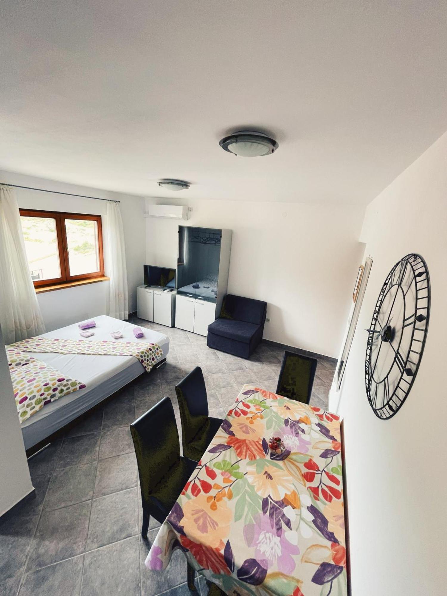 Apartments Kordic Вис Екстериор снимка