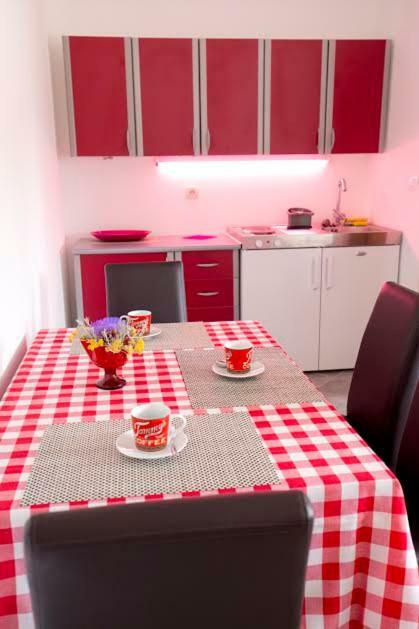 Apartments Kordic Вис Екстериор снимка